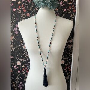 Beaded necklace with tassel (removable)